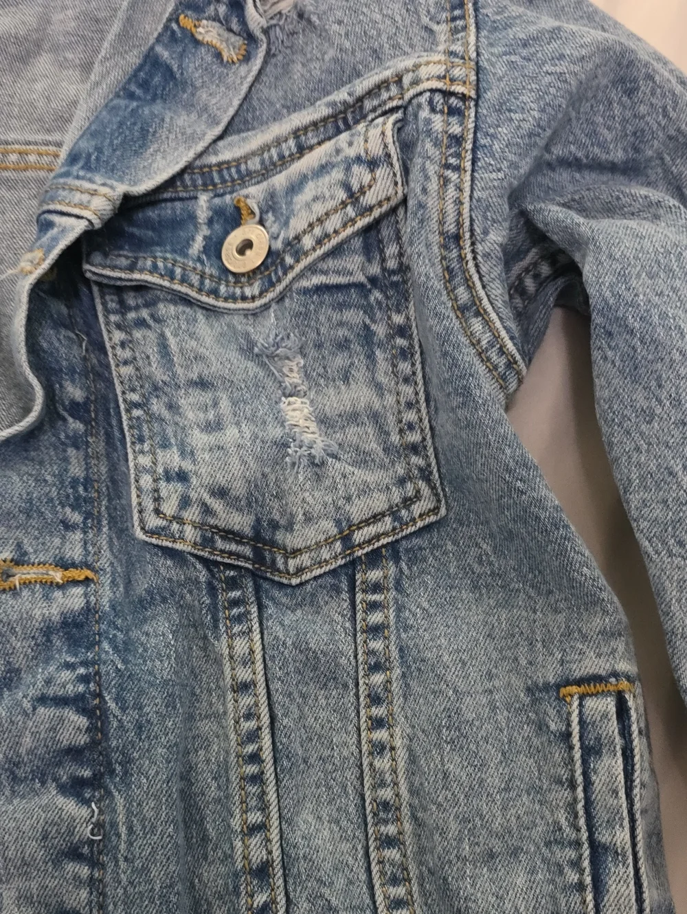 art class light blue Distressed denim label jacket